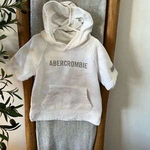 5/6 boys Abercrombie short sleeve sweatshirt
